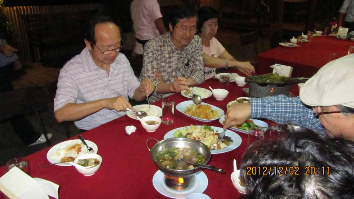 Dinner_at_Lungnuay 09.JPG 90.8K